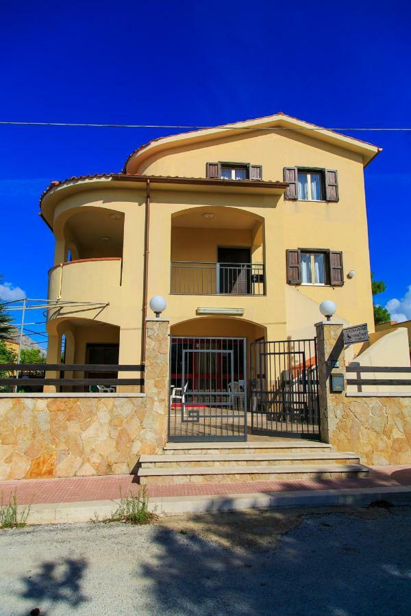 Casa Vacanze L'Orizzonte Aparthotel Valderice Exterior foto